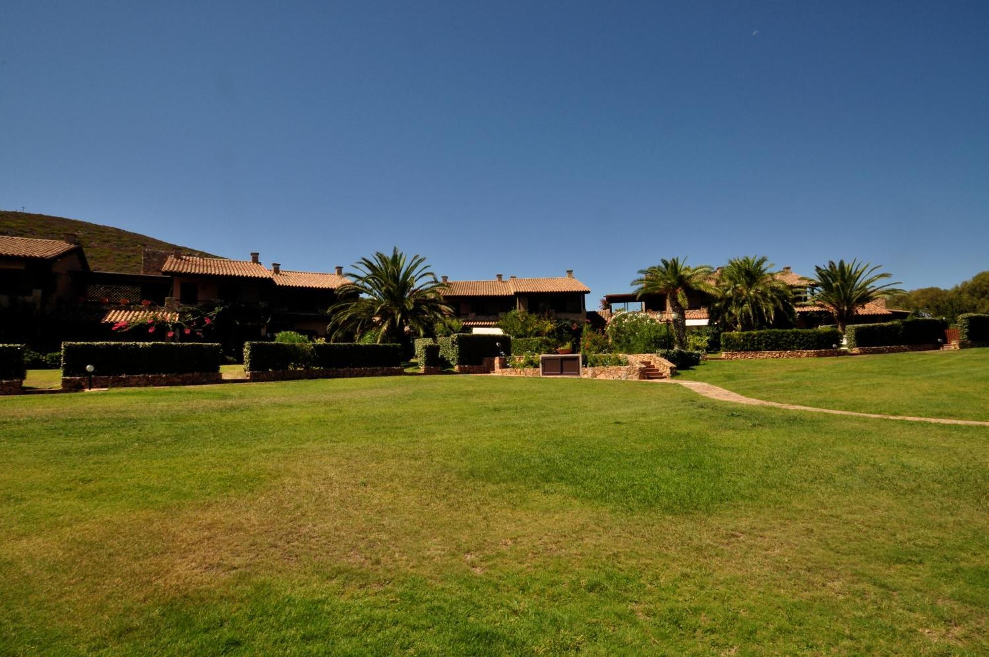 מרינלה Appartamenti Residence Vela Blu Golfo Aranci מראה חיצוני תמונה
