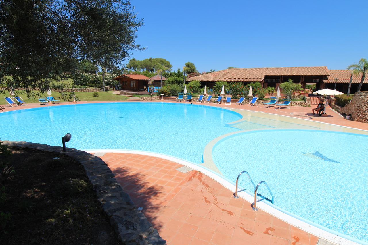 מרינלה Appartamenti Residence Vela Blu Golfo Aranci מראה חיצוני תמונה